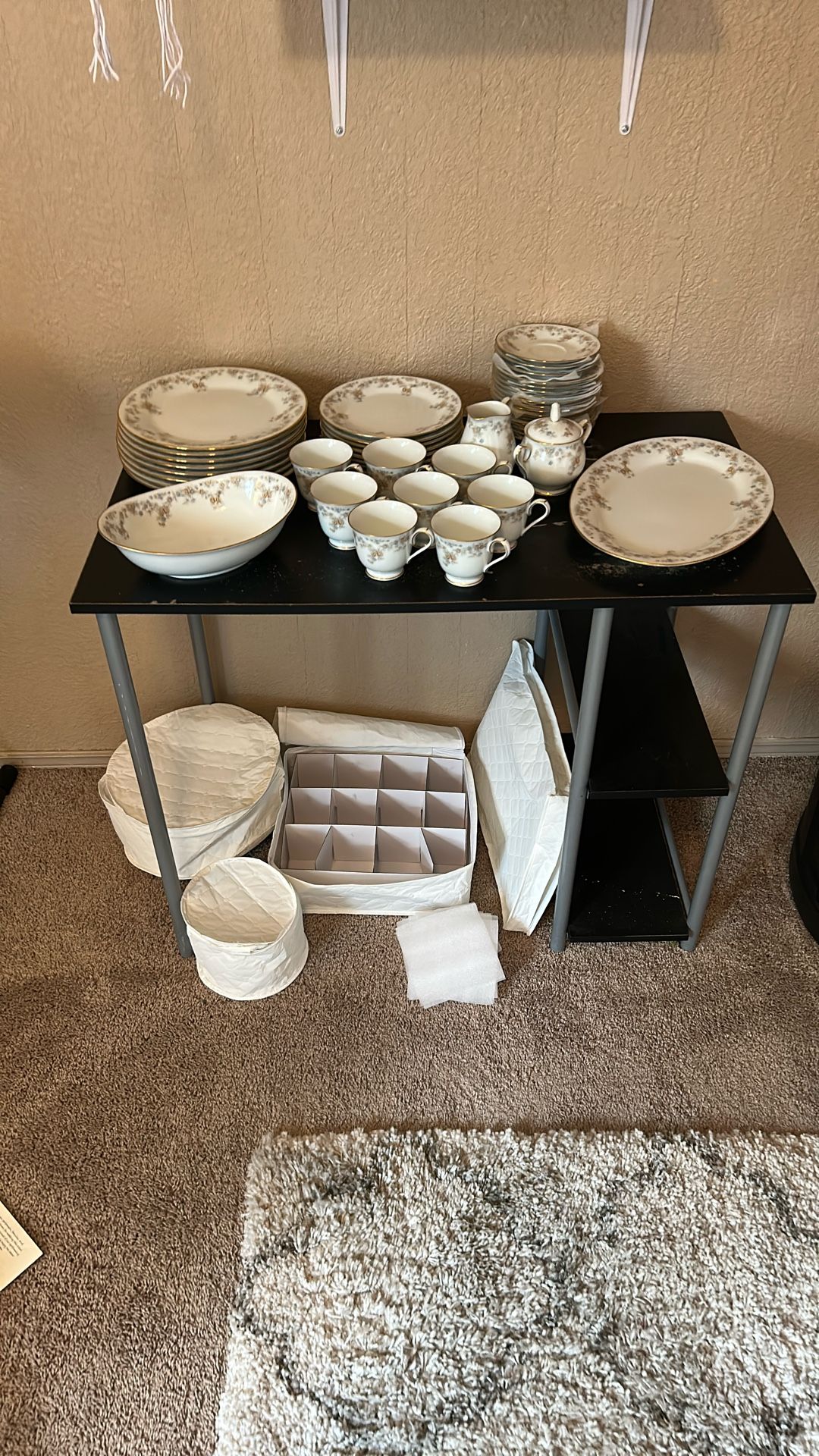 Noritake Contemporary Fine China Set (Benita 3019j