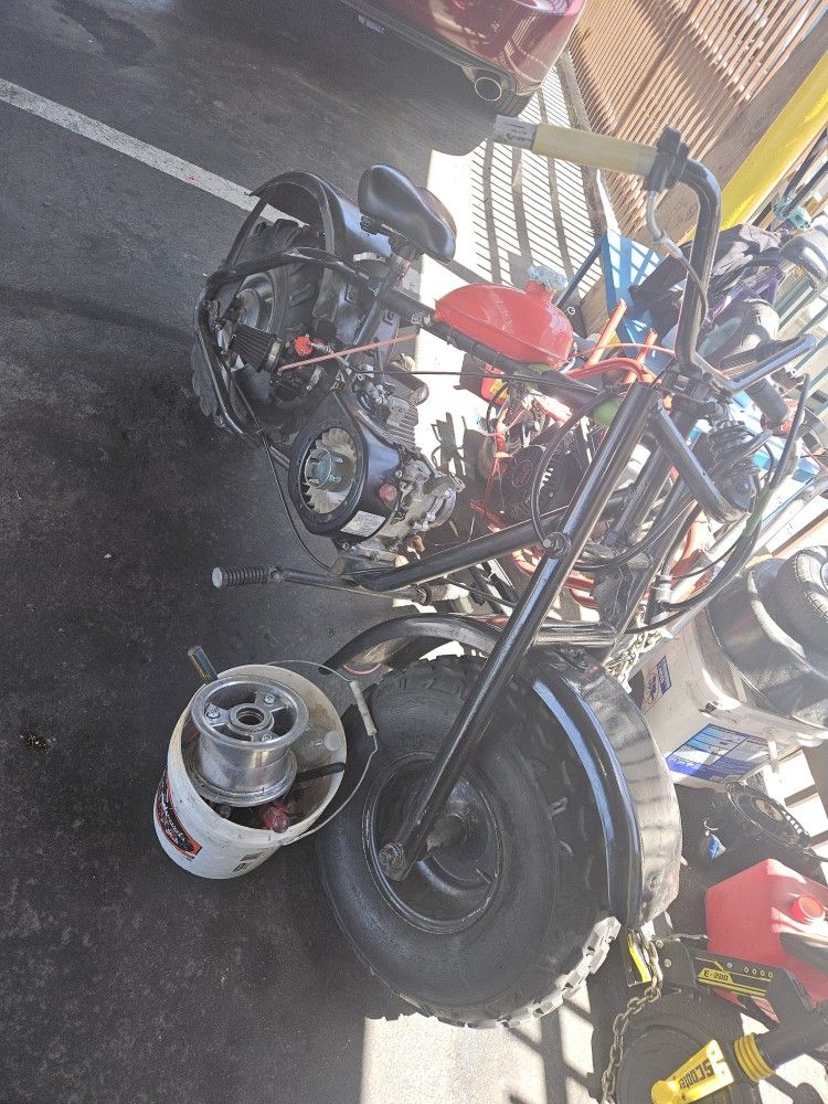 Mini Bike 212cc Predator Only Needs New Throttle Cable Still Runs