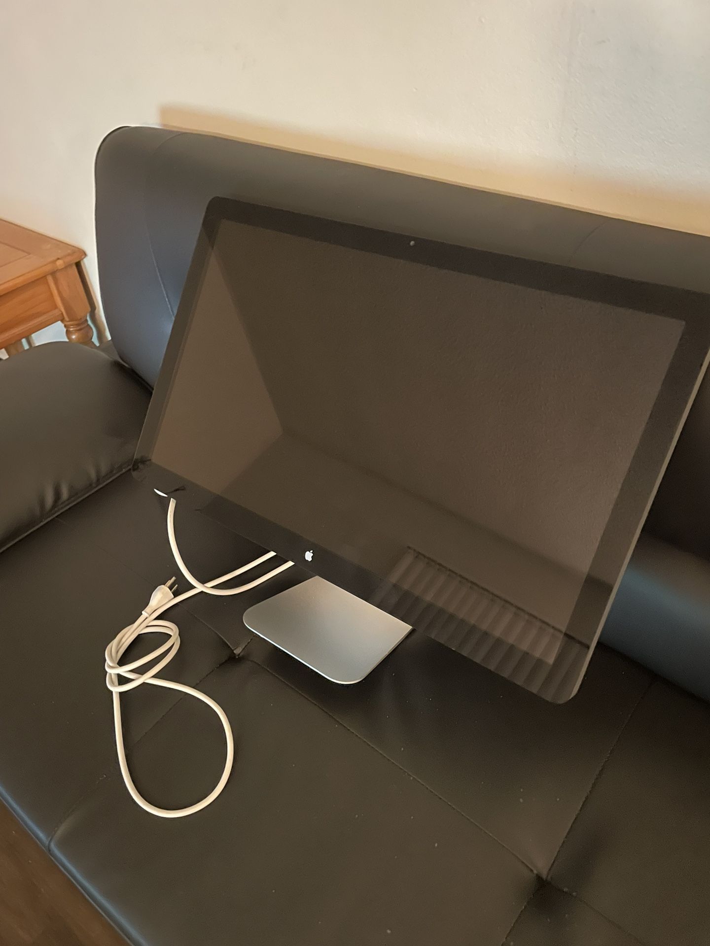 Apple Cinema Display 27” Free Delivery