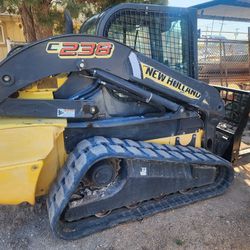 2014 New Holland Track Skid Steer With Attachments 