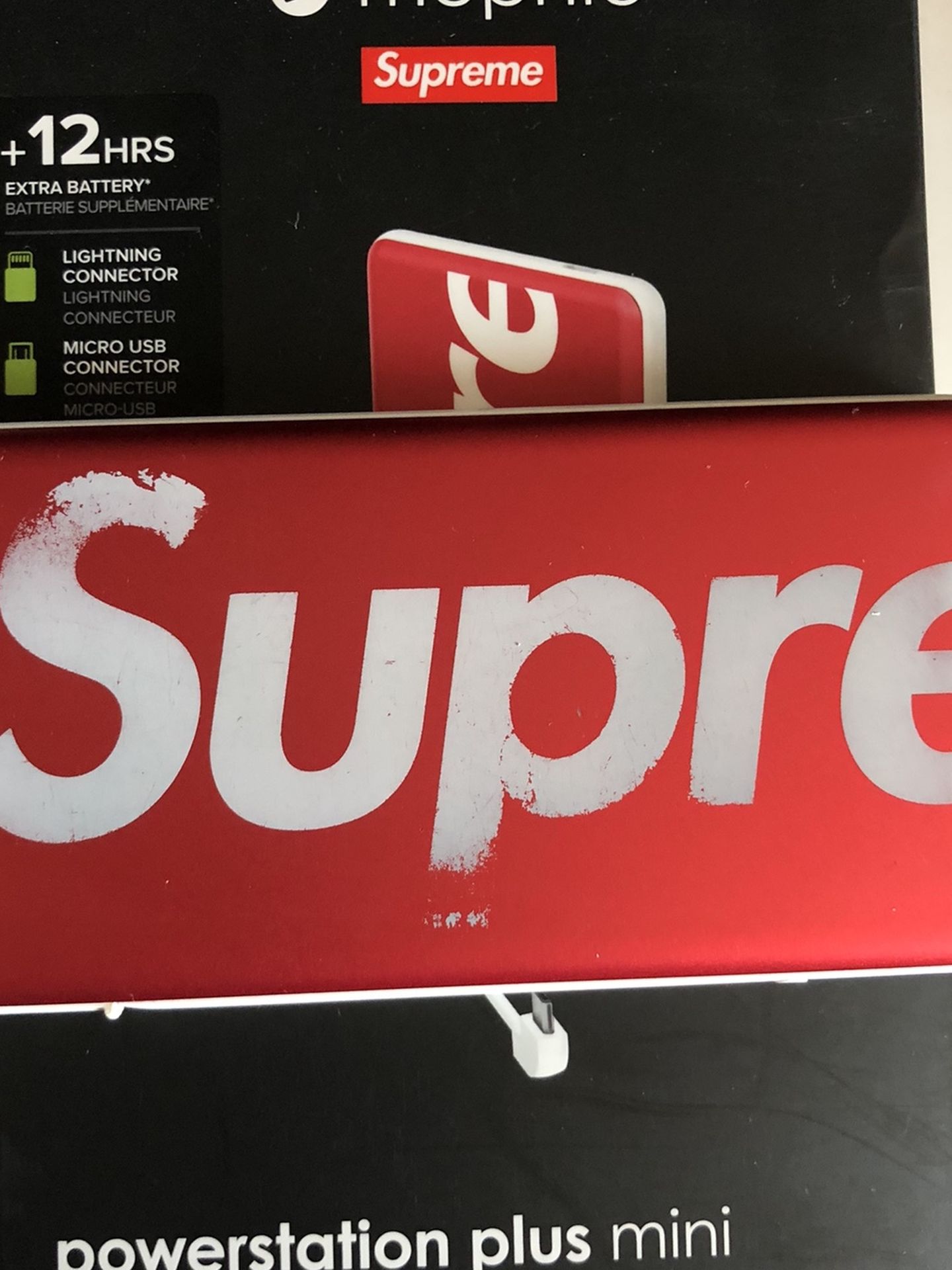 New Supreme Mophie Power Reserve supreme mophie Keychain Red S⁄S15