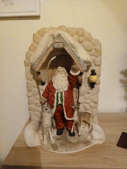 Santa Claus Sculpture