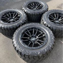 Fuel Rebel 20” Wheels And 33”  Mud-Terrain Tires For Ford F-150 