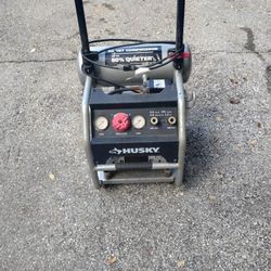 Husky 4.5 Gallon Air Compressor 
