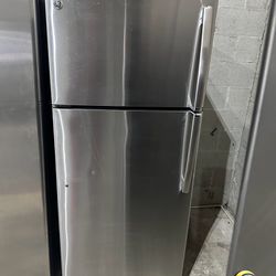 GE Refrigerator Top And Bottom (#258)