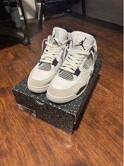 Air Jordan 4 Military Black