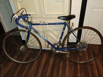 Selling a 10 speed RALEIGH Grand Prix for $175 or best offer