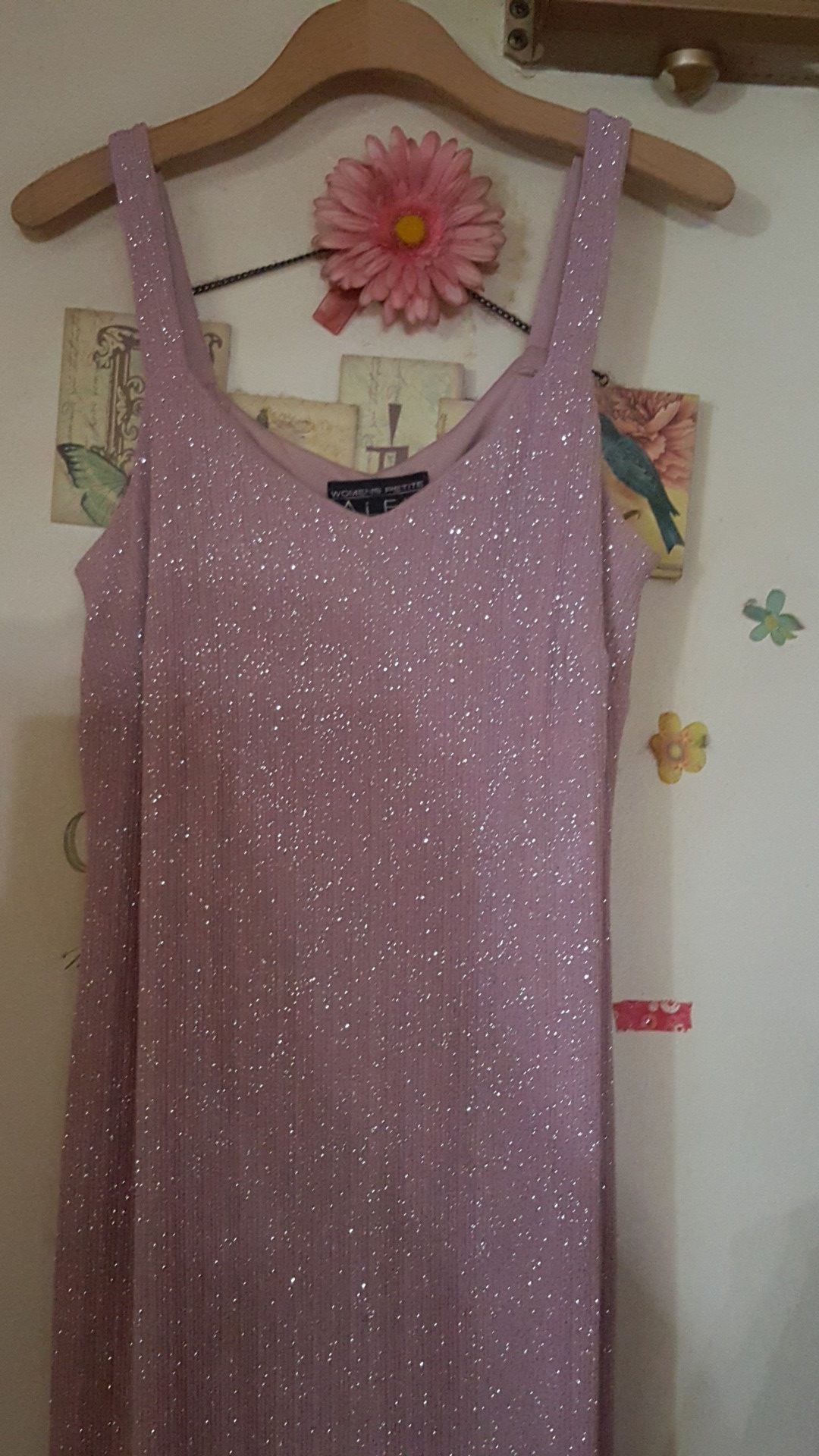 STUNNING ALEX EVENING GOWN COLOR IS BLUSH OR SOPHISTICATED DEEP PINK SIZE 14 THUS IS A STUNNING BLINGING SPARKLING DRESS