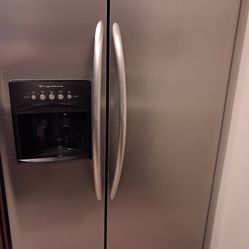 Frigidaire  Gallery Refrigerator 