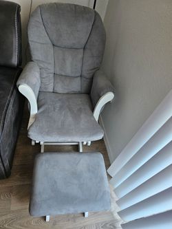 Nursing Rocking chair