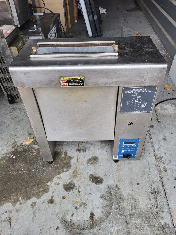 Antunes Vertical Toaster