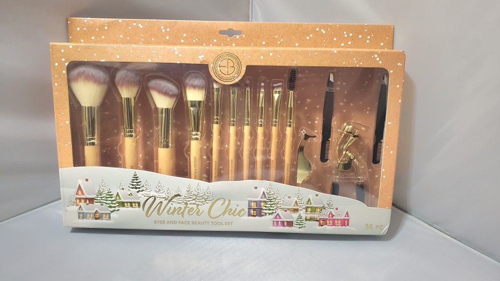 10-piece Pro Makeup brush set + more