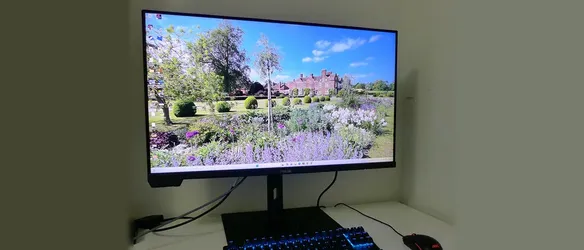 OMEN 27qs QHD 240Hz Gaming