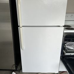 Frigidaire Fridge