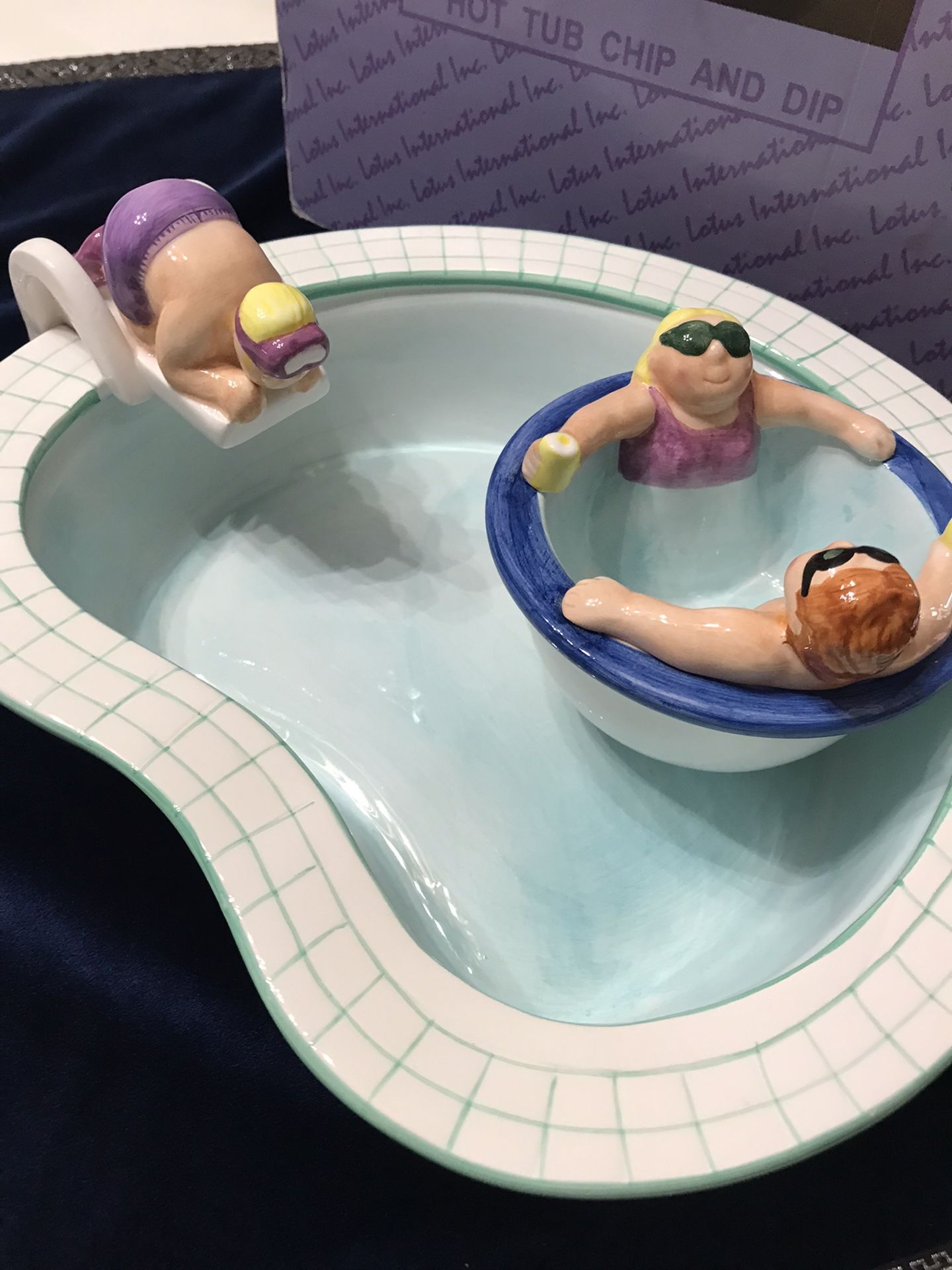 Lotus Hot Tub Swimming Pool Chip Dip Serving Bowl VTG 1995 Ceramic with Box