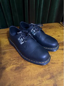 Dr. Martens US10