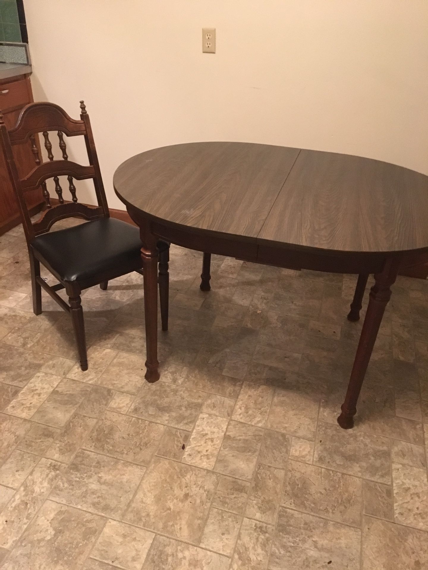 Old antique table and chairs set of 4! 100% great condition!