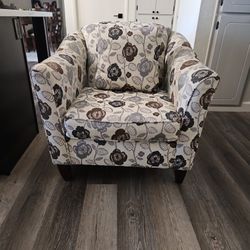 Beautiful Sitting Chair