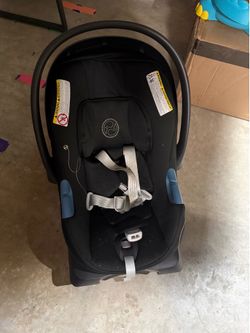 Car Seat: CYBEX Aton G