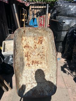 Wheel barrel