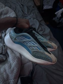 Yeezy 700 V3 Arzareth