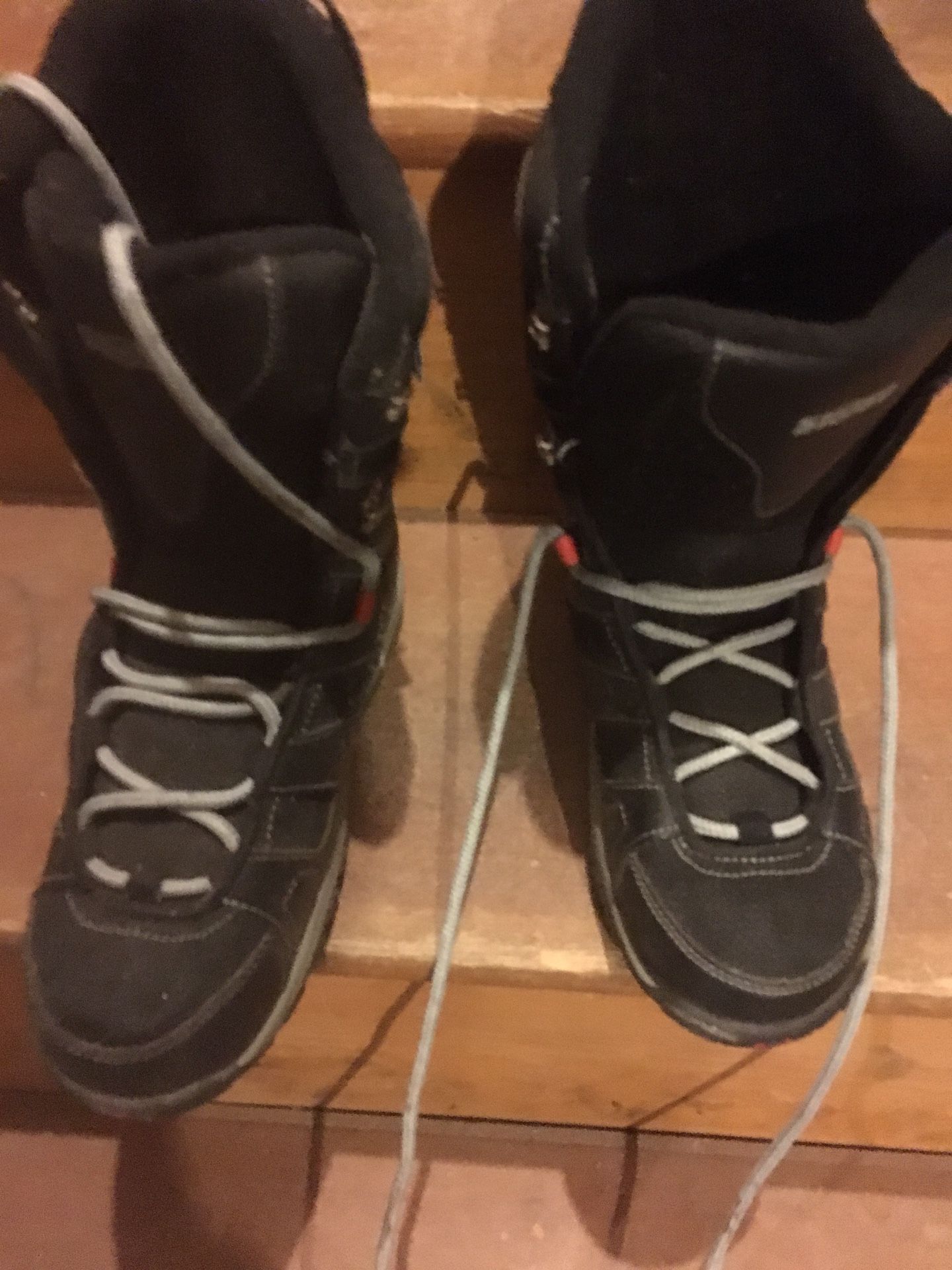size 6 snow boarding boots