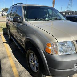 2004 Ford Explorer