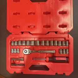 Craftsman 33 Piece SAE/Metric Mechanics Tool Set New Complete