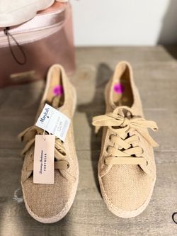 New Tommy Bahamas women shoes Beige  8  1/2