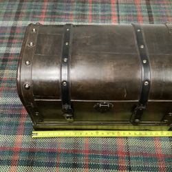 WOODEN TRUNK SMALL