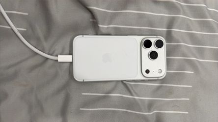 Locked iPhone 17 Pro