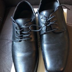 Perry Ellis boys dress shoes