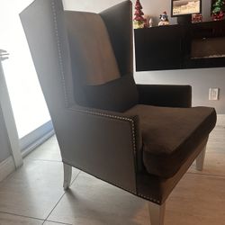 Aria Design Gray Queen Chair