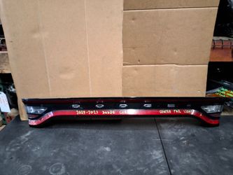 2015-2016-2017-2018-2019-2020-2021-2022-2023 DODGE CHARGER CENTER TAIL LIGHT OEM USED #11785