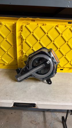 Ford Bronco left headlight 2021 2022 2023 2024 2025