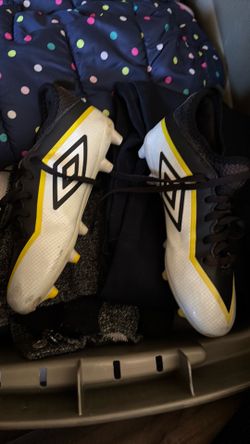Soccer shoes size 1 1/2