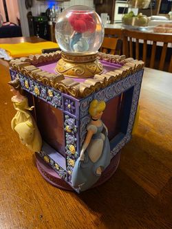 Disney Store Exclusive Princess Carousel Snow Globe Picture Box Collectible