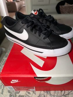 Nike court legacy