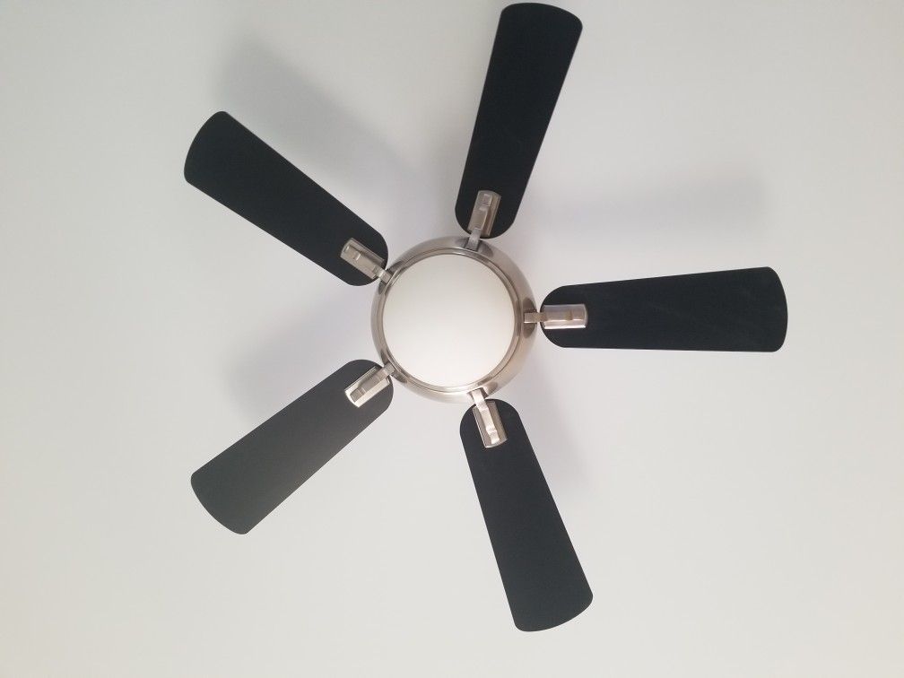 Midili 44" Ceiling Fan w Light & Remote Control