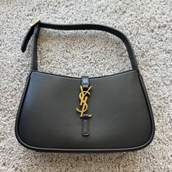Saint Laurent Le 5 A 7 Small Tote Bag Black