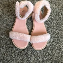Women’s Ugg Sandals 