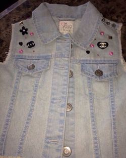 New size 7/8 vest new with tags