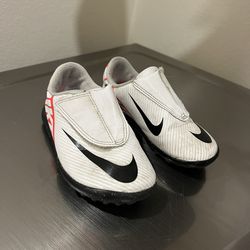 10.5 C US Nike Soccer Cleats Turf Shoes  ⚽️ 👟 Kids Toddles
