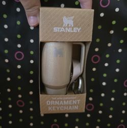 Stanley Tumbler Keychain Ornament: Honey Talks 
