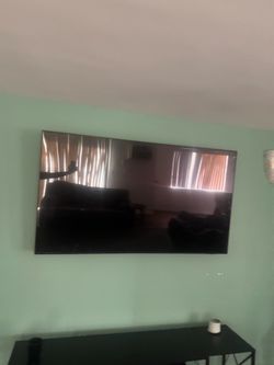 75 inch Samsung UHD Smart TV