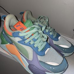 Size 7.5 Women Puma