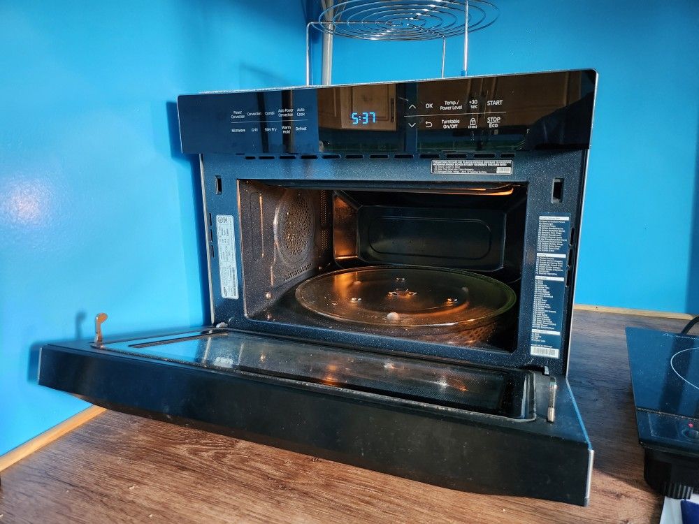 1.2 cu. ft. PowerGrill Duo™ Countertop Microwave with Power Convection

