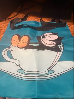 Felix the Cat Taking Cup Bath
