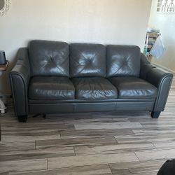 Grey Leather Love Seat And Sofa  Set In Great Condition ! 