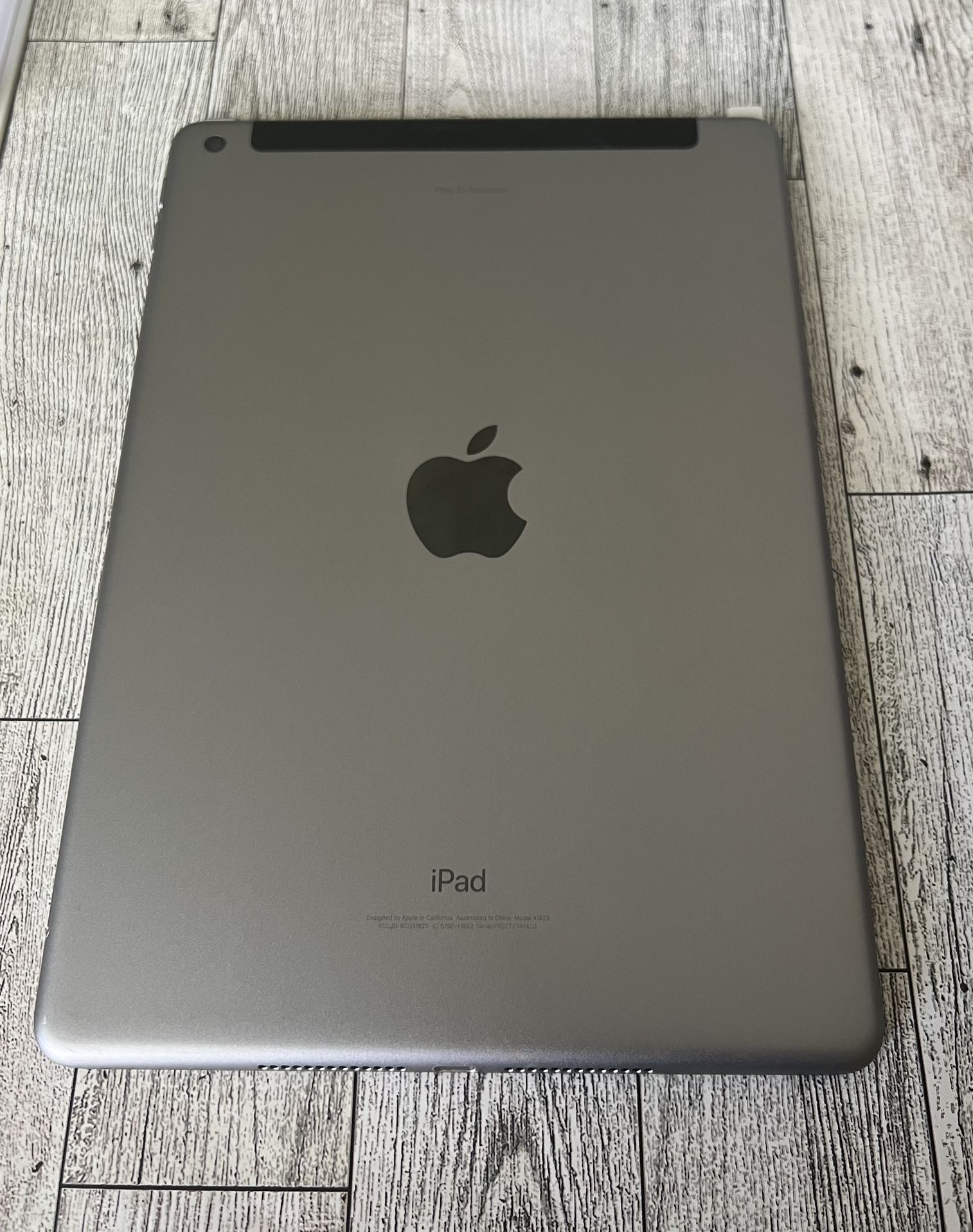 Apple iPad 5th Gen (32GB) + Cellular